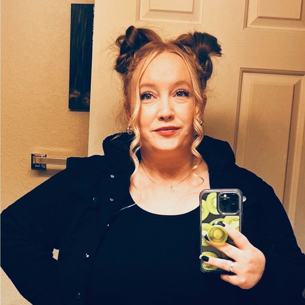 Meet your Posher, Katelyn